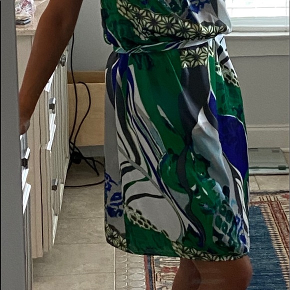 Silk strapless dress w pleats and wrap around tie - Picture 2 of 3